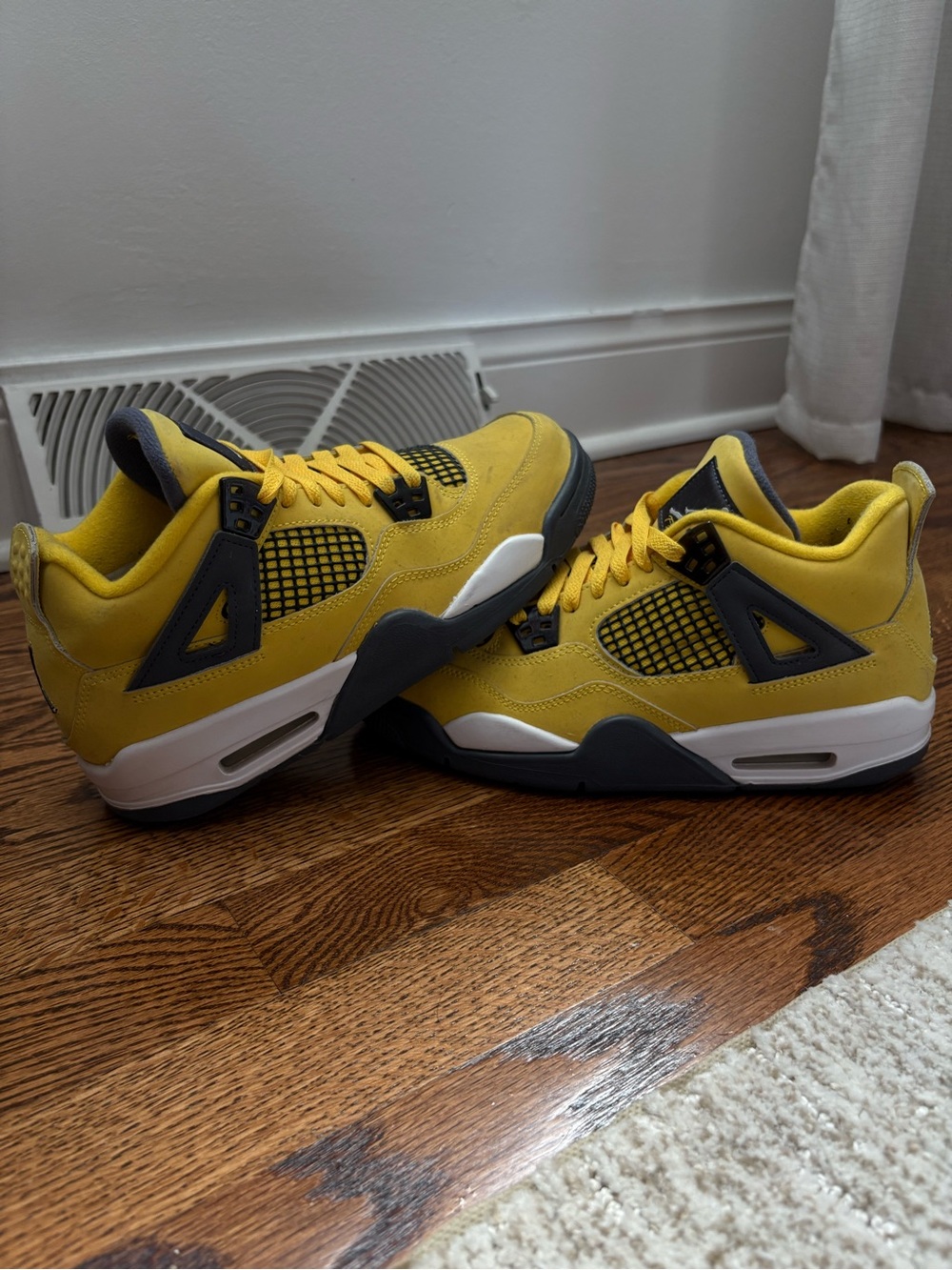 Jordan Kids Yellow and Black Retro Sneakers